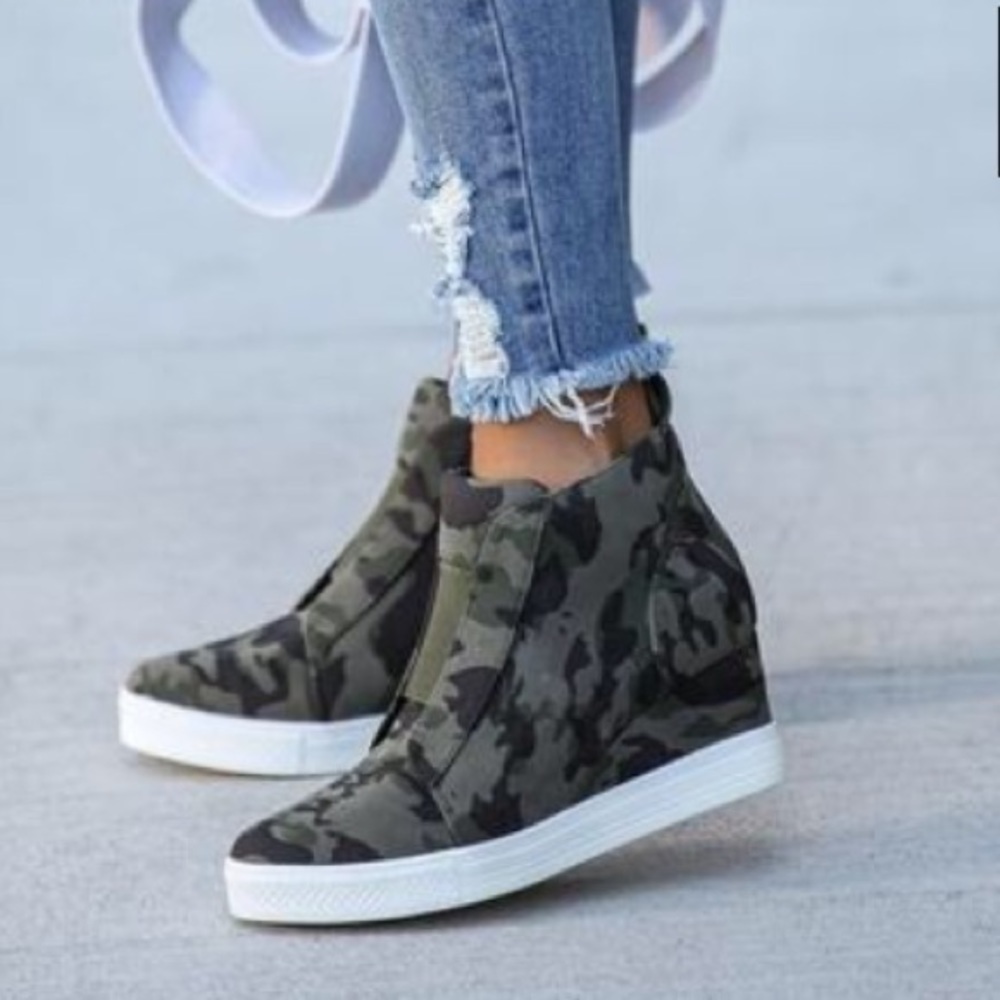 Extra Mile Wedge Sneaker - Zoey Camouflage